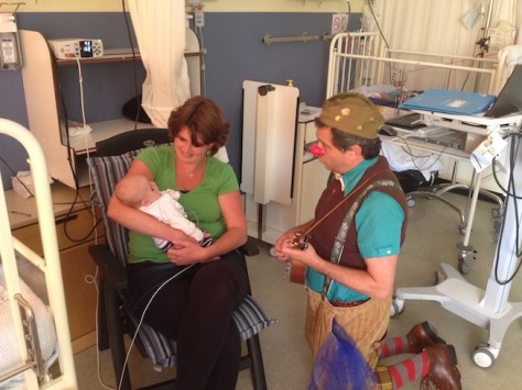 Jerno krijgt een CliniClown op bezoek Jerno krijgt een CliniClown op bezoek